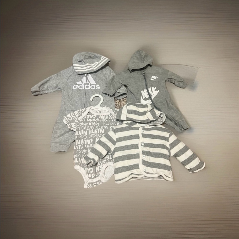 Lot Of 4 Pieces Baby Boy Clothes (NB-3 months)